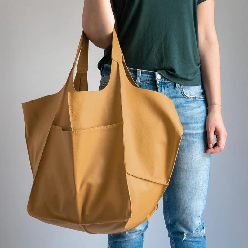 Noir Essential Bag